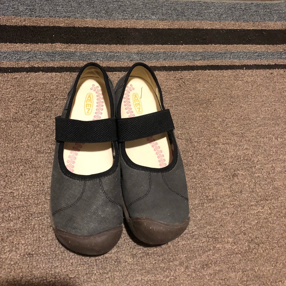 Keen Size 8